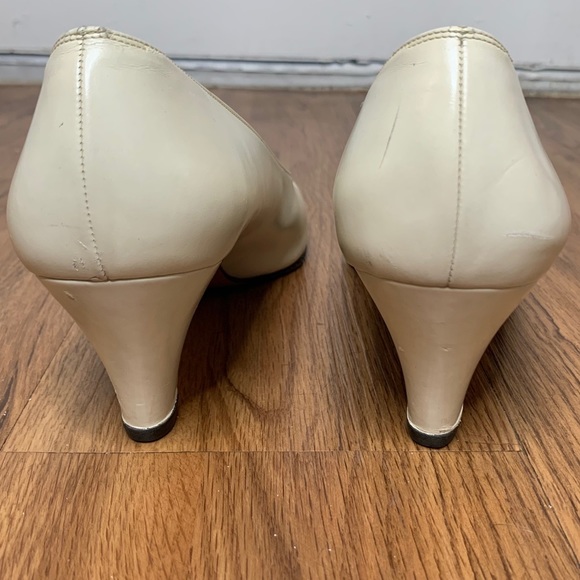 Vintage Salvatore Ferragamo Cap Toe Pumps - Picture 6 of 12